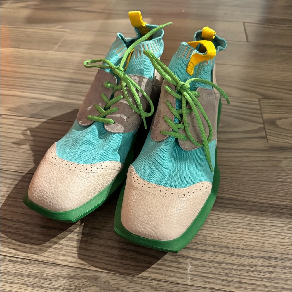 Men’s Fluevogs.